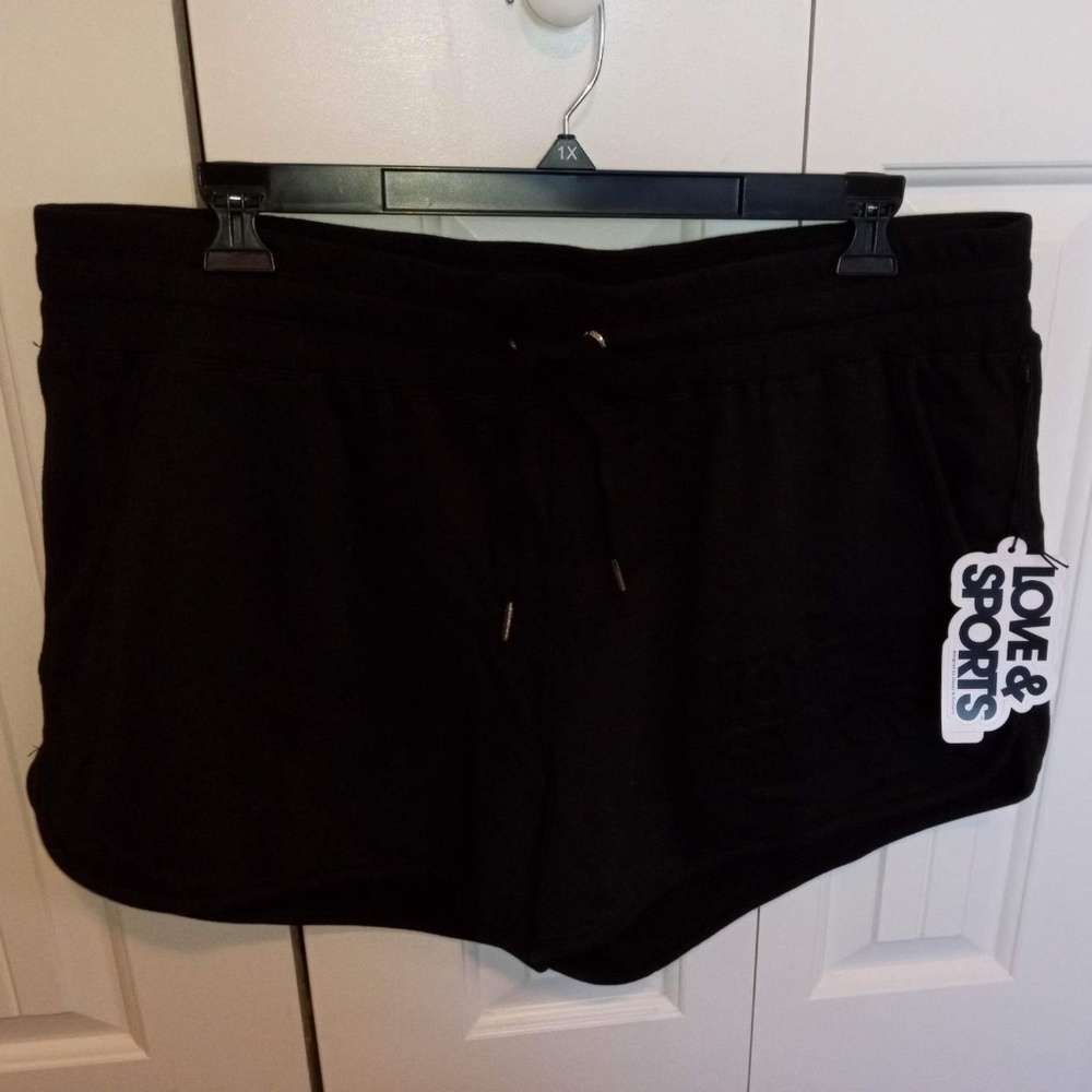 NWT Love & Sports Black PullOn Shorts, Size XXXL/22 Side Pockets Drawstring Plus